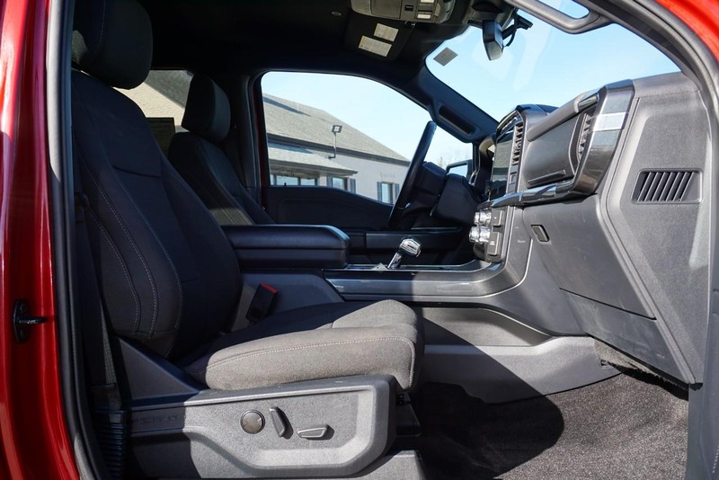 Ford F-150 Vehicle Full-screen Gallery Image 32