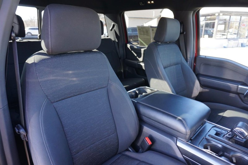 Ford F-150 Vehicle Full-screen Gallery Image 34