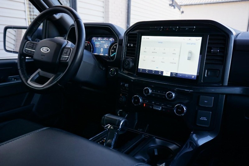 Ford F-150 Vehicle Full-screen Gallery Image 38