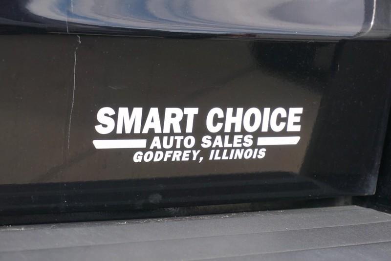 GMC Yukon XL Vehicle Full-screen Gallery Image 22