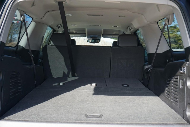 GMC Yukon XL Vehicle Full-screen Gallery Image 26