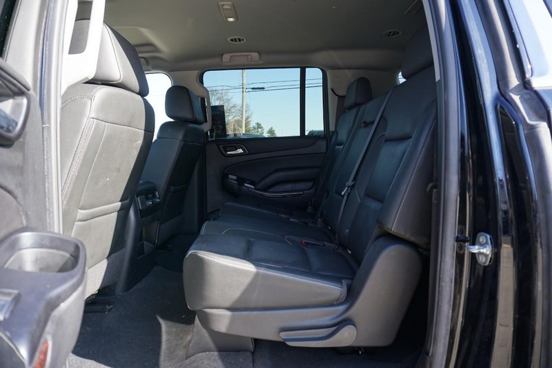 GMC Yukon XL Vehicle Full-screen Gallery Image 30