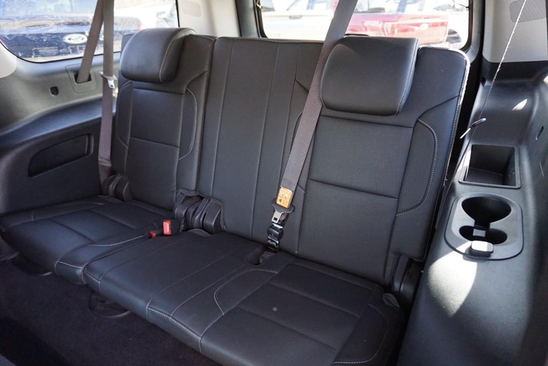 GMC Yukon XL Vehicle Full-screen Gallery Image 32