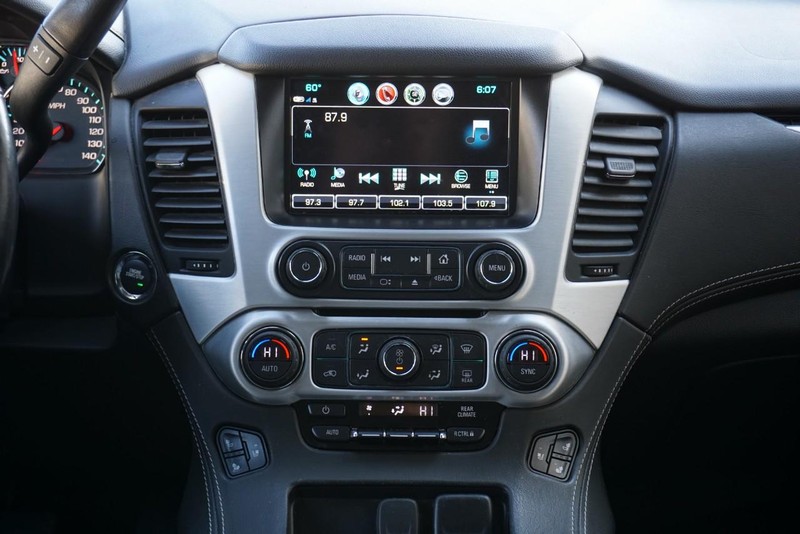 GMC Yukon XL Vehicle Full-screen Gallery Image 41