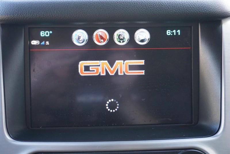 GMC Yukon XL Vehicle Full-screen Gallery Image 60