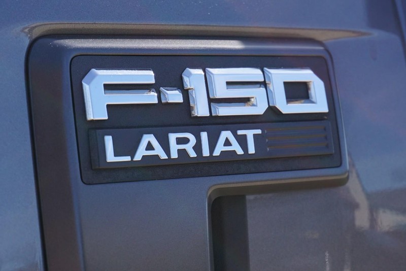 Ford F-150 Vehicle Full-screen Gallery Image 12