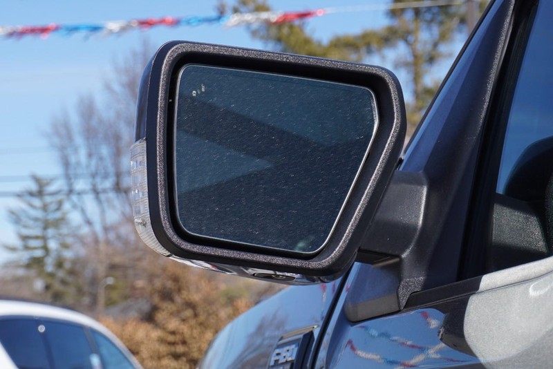 Ford F-150 Vehicle Full-screen Gallery Image 18