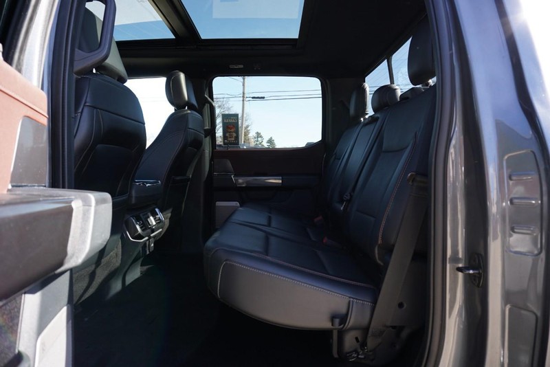 Ford F-150 Vehicle Full-screen Gallery Image 29