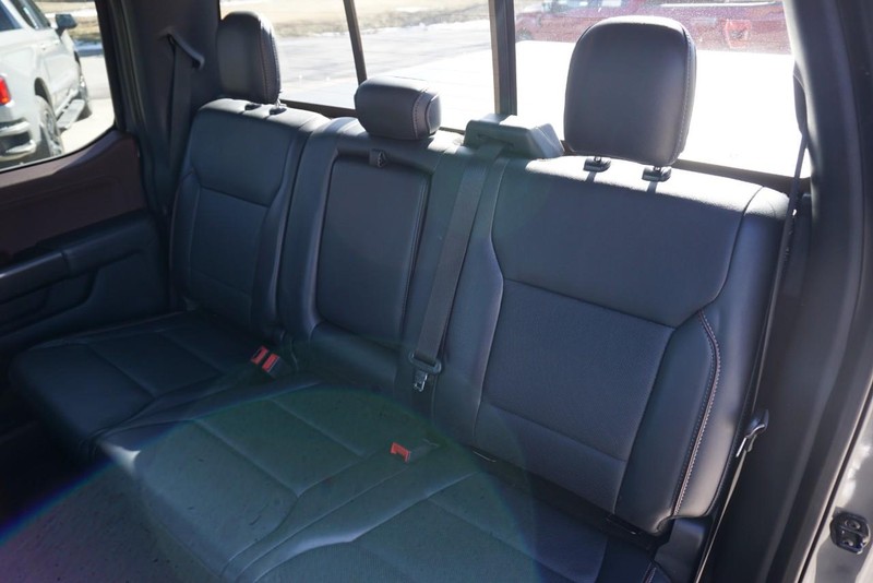 Ford F-150 Vehicle Full-screen Gallery Image 30