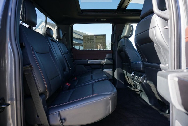 Ford F-150 Vehicle Full-screen Gallery Image 31