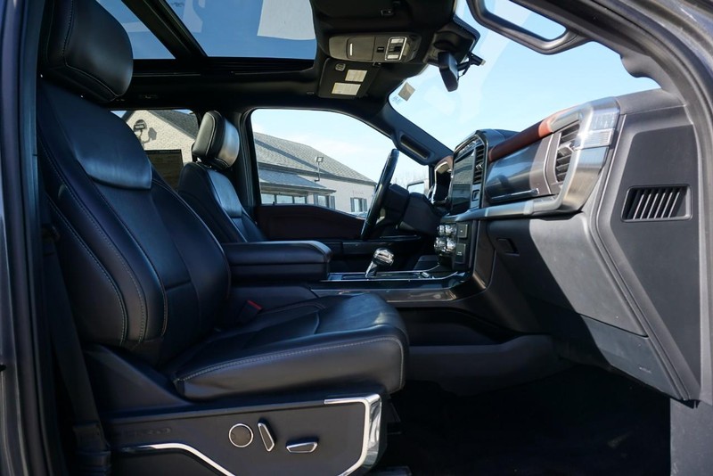 Ford F-150 Vehicle Full-screen Gallery Image 33