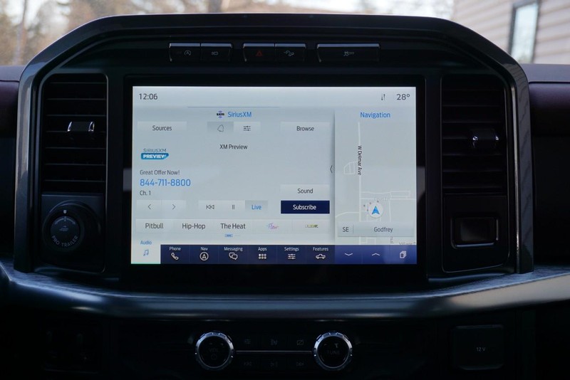 Ford F-150 Vehicle Full-screen Gallery Image 38