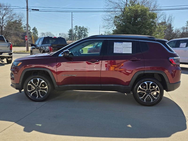 Jeep Compass Vehicle Full-screen Gallery Image 06
