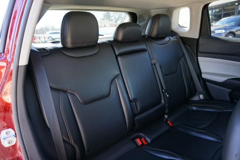 Jeep Compass Vehicle Full-screen Gallery Image 26