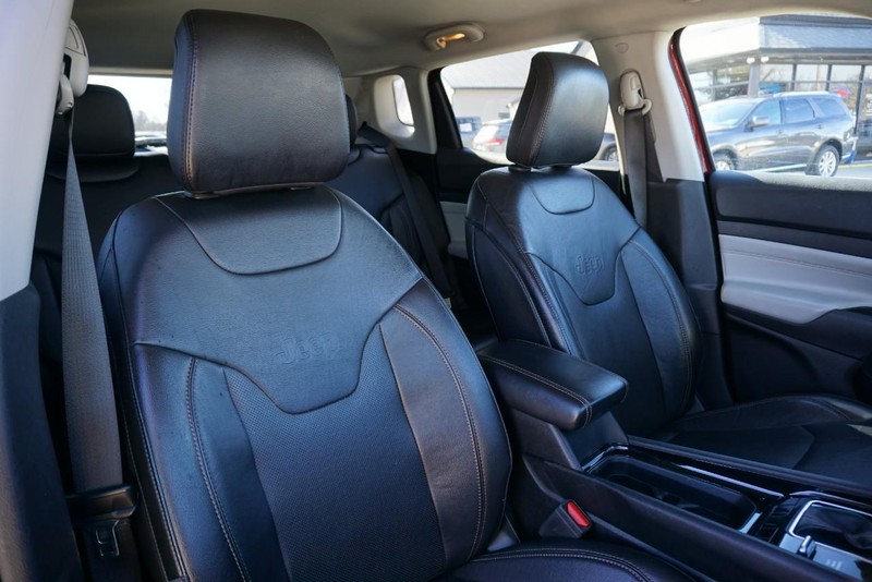 Jeep Compass Vehicle Full-screen Gallery Image 28