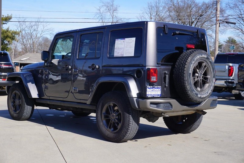 Jeep Wrangler Unlimited Vehicle Full-screen Gallery Image 05