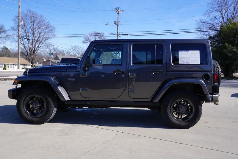 Jeep Wrangler Unlimited Vehicle Full-screen Gallery Image 06