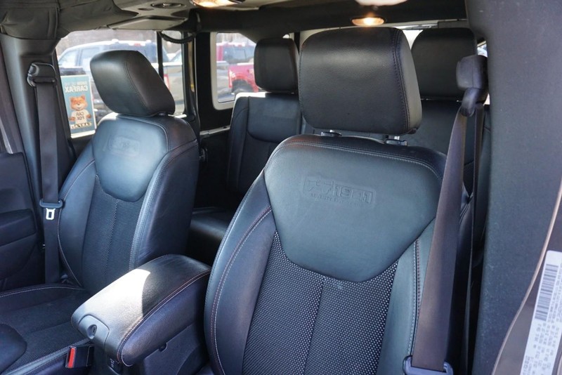 Jeep Wrangler Unlimited Vehicle Full-screen Gallery Image 22