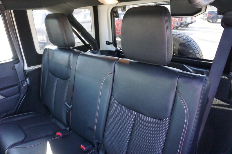 Jeep Wrangler Unlimited Vehicle Full-screen Gallery Image 25