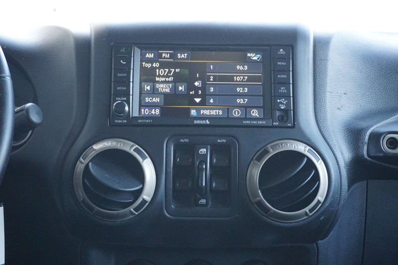 Jeep Wrangler Unlimited Vehicle Full-screen Gallery Image 33