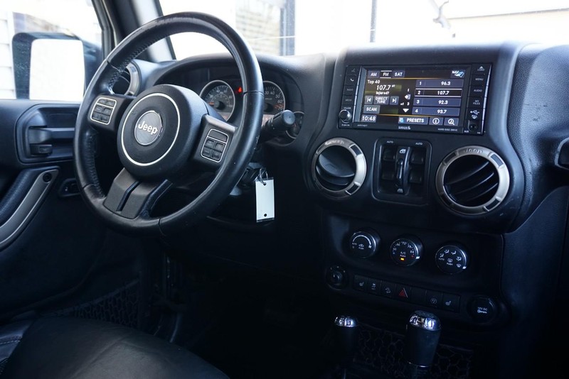 Jeep Wrangler Unlimited Vehicle Full-screen Gallery Image 34