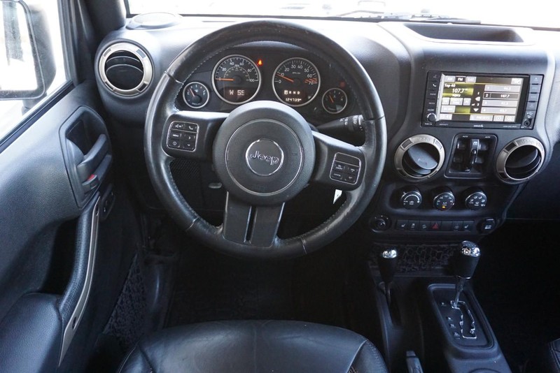 Jeep Wrangler Unlimited Vehicle Full-screen Gallery Image 35