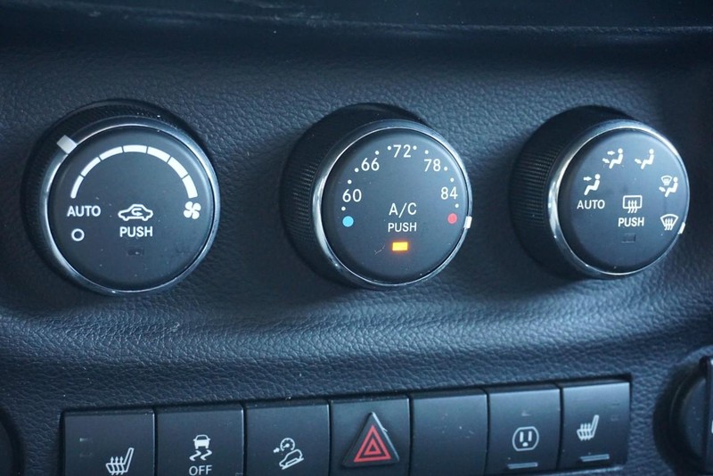 Jeep Wrangler Unlimited Vehicle Full-screen Gallery Image 43