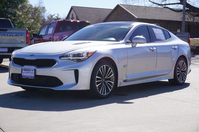 Kia Stinger Vehicle Full-screen Gallery Image 07