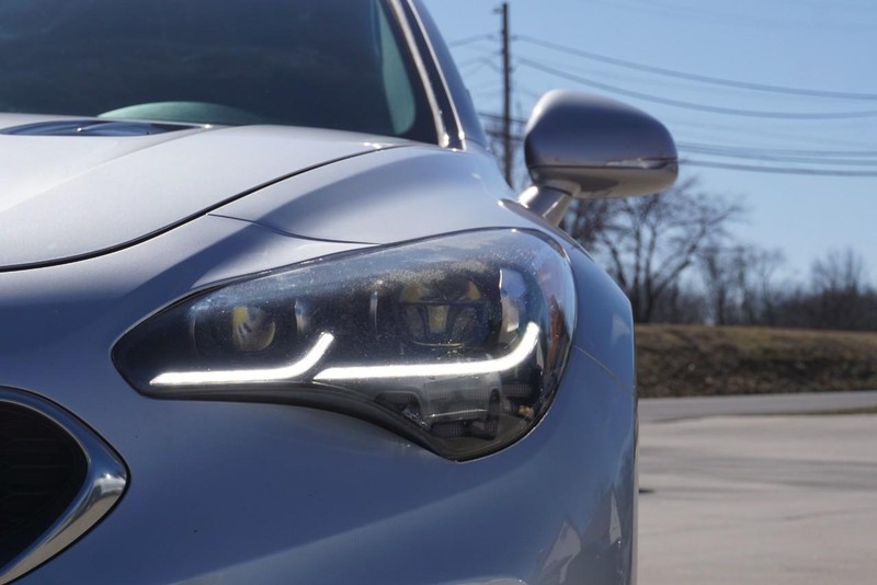 Kia Stinger Vehicle Full-screen Gallery Image 10