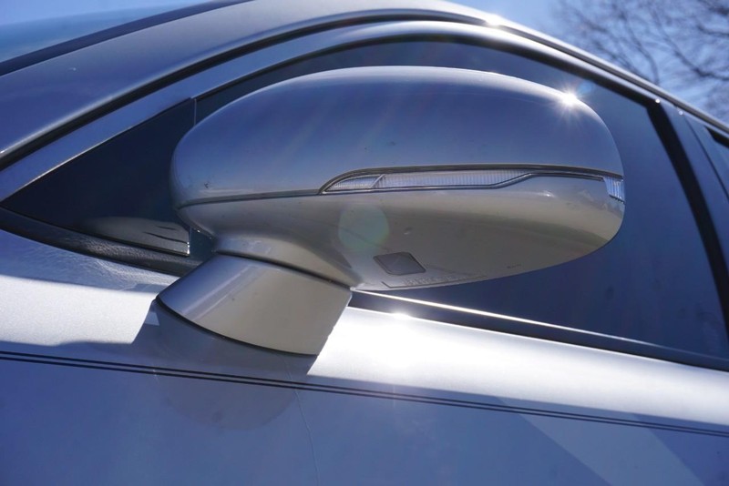 Kia Stinger Vehicle Full-screen Gallery Image 14