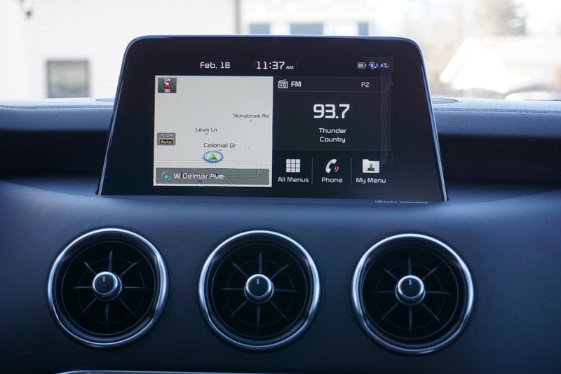 Kia Stinger Vehicle Full-screen Gallery Image 36