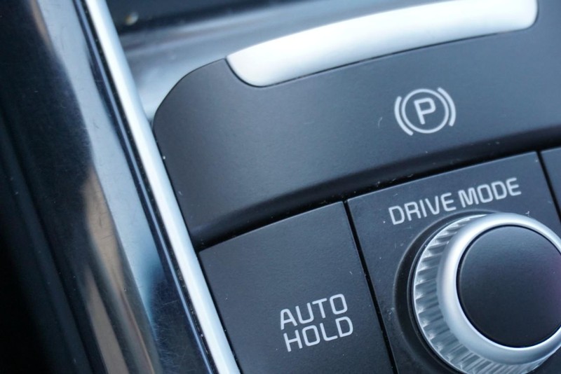 Kia Stinger Vehicle Full-screen Gallery Image 50