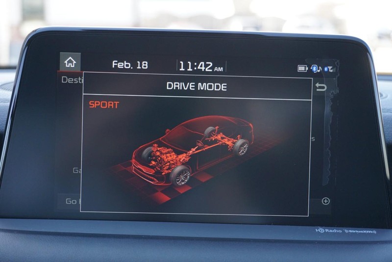 Kia Stinger Vehicle Full-screen Gallery Image 56