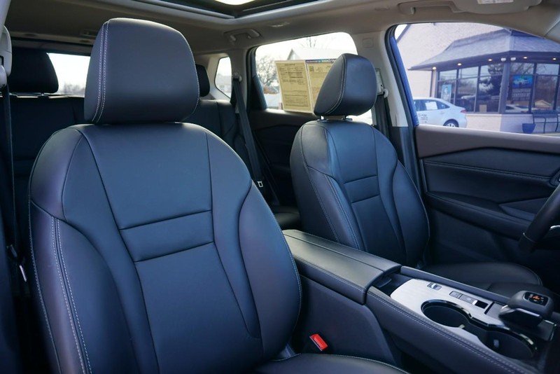 Nissan Rogue Vehicle Full-screen Gallery Image 28