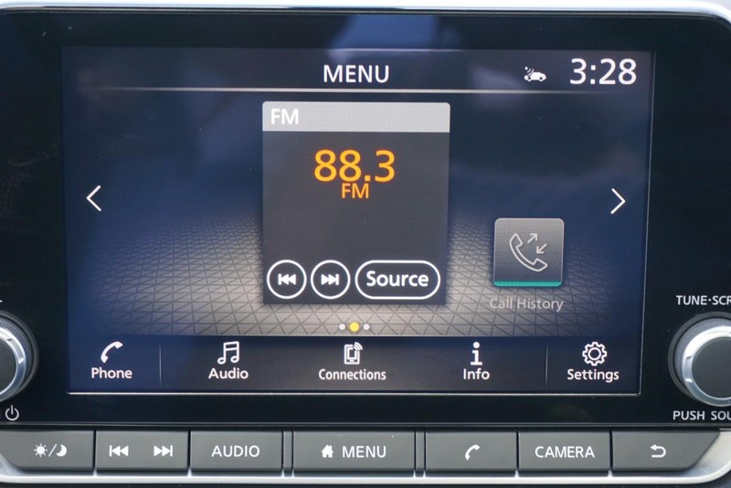 Nissan Rogue Vehicle Full-screen Gallery Image 46