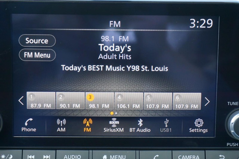 Nissan Rogue Vehicle Full-screen Gallery Image 47