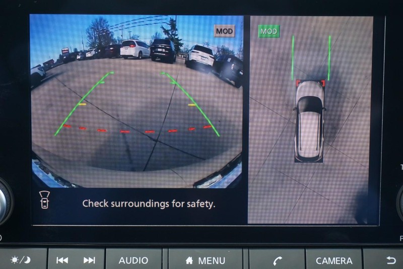 Nissan Rogue Vehicle Full-screen Gallery Image 50