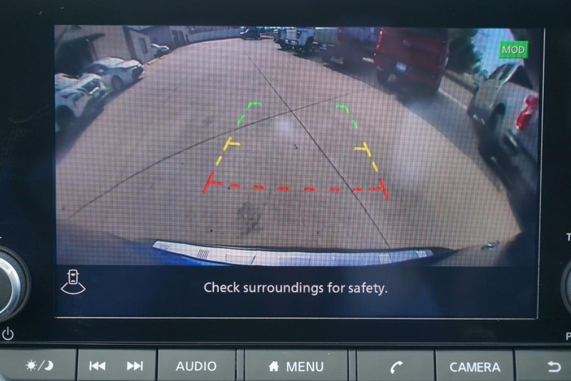 Nissan Rogue Vehicle Full-screen Gallery Image 52