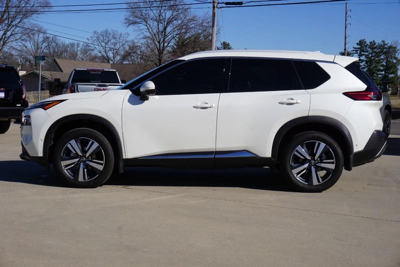 Nissan Rogue Vehicle Full-screen Gallery Image 06