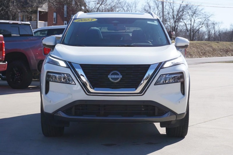 Nissan Rogue Vehicle Full-screen Gallery Image 08