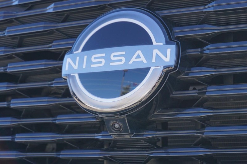 Nissan Rogue Vehicle Full-screen Gallery Image 11