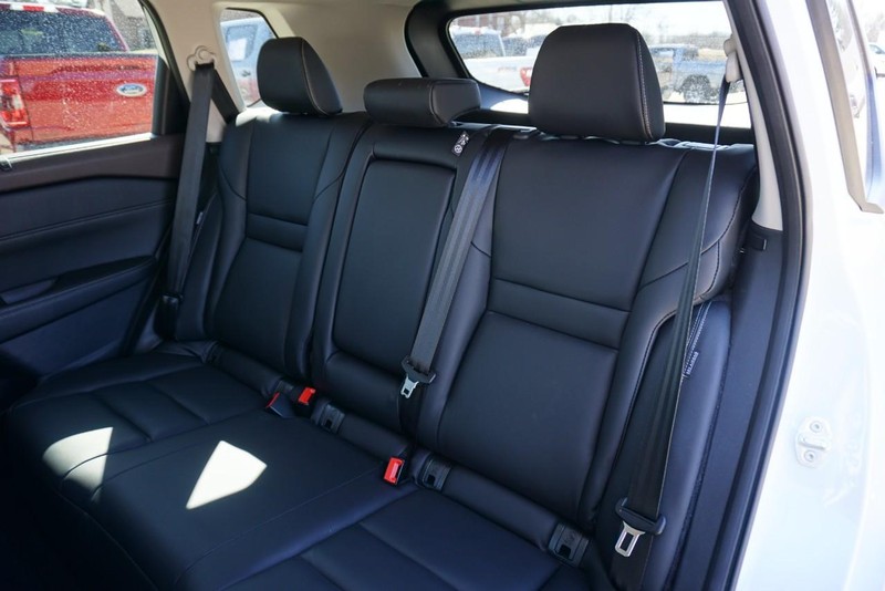 Nissan Rogue Vehicle Full-screen Gallery Image 24