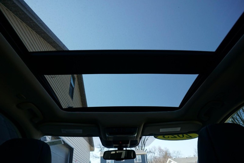 Nissan Rogue Vehicle Full-screen Gallery Image 33