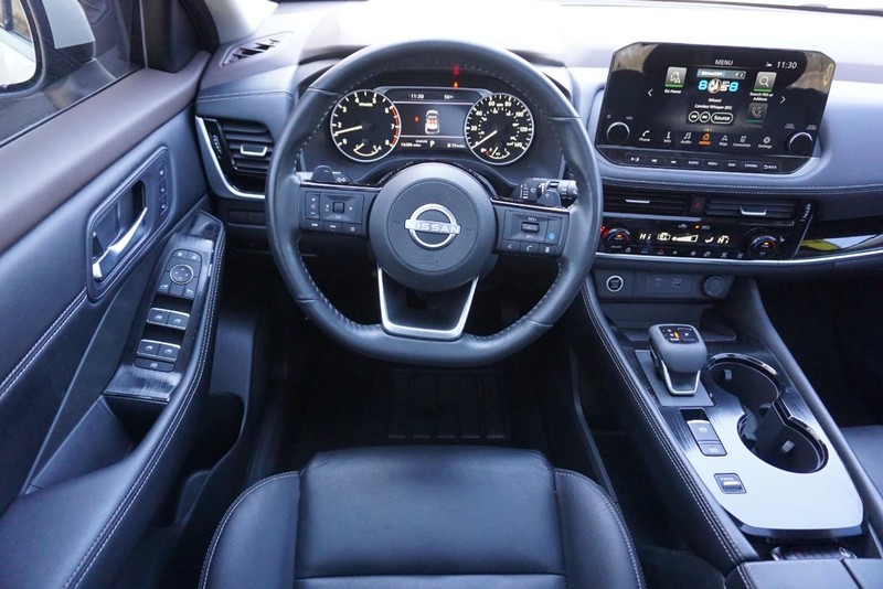 Nissan Rogue Vehicle Full-screen Gallery Image 34