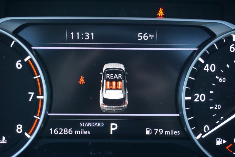 Nissan Rogue Vehicle Full-screen Gallery Image 39