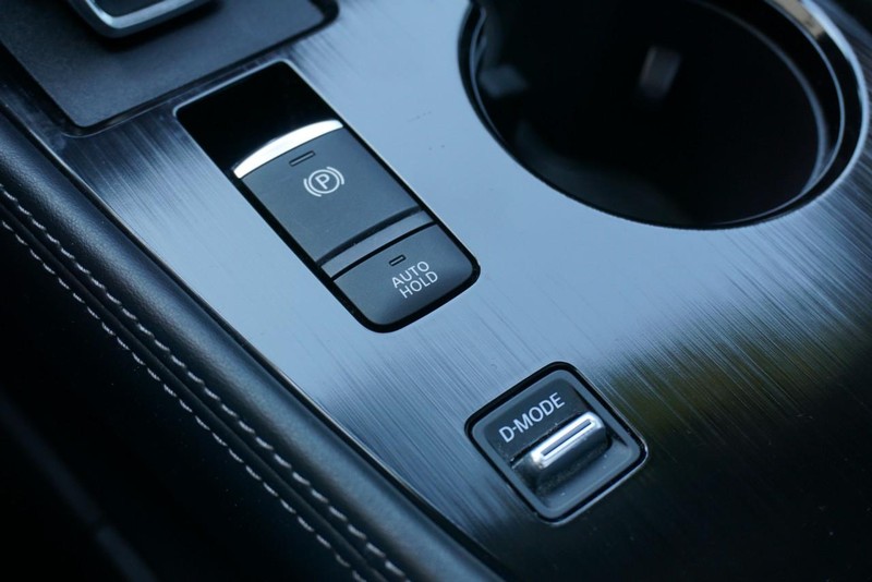 Nissan Rogue Vehicle Full-screen Gallery Image 45