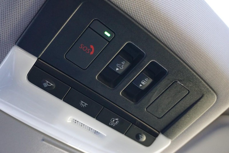 Nissan Rogue Vehicle Full-screen Gallery Image 54