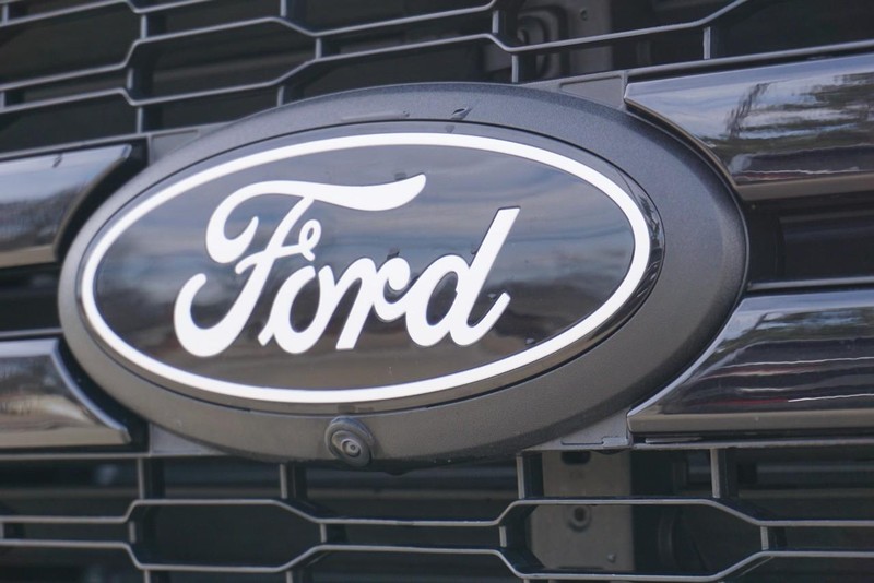 Ford F-150 Vehicle Full-screen Gallery Image 11