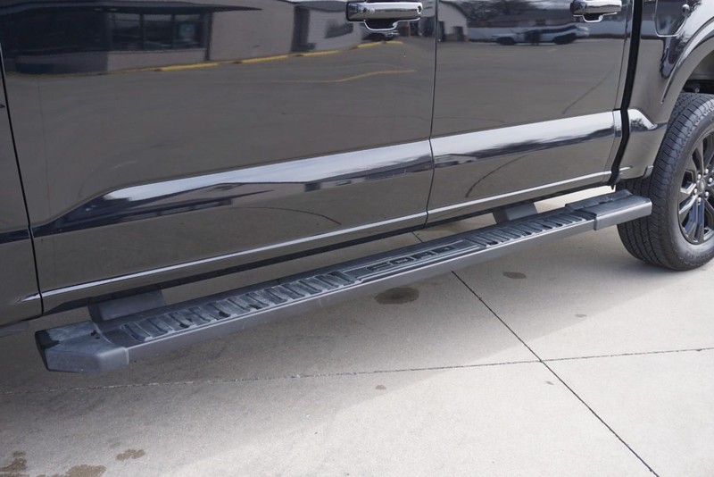 Ford F-150 Vehicle Full-screen Gallery Image 14