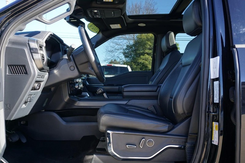 Ford F-150 Vehicle Full-screen Gallery Image 26